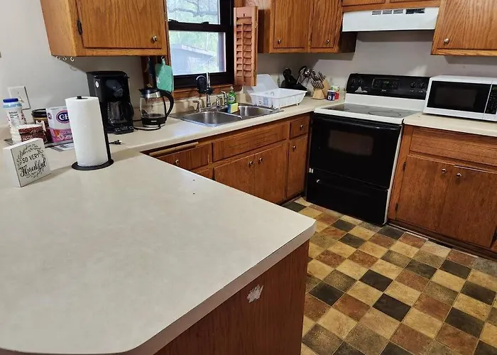 Spacious 4-Bedroom Home In Quiet Neighborhood