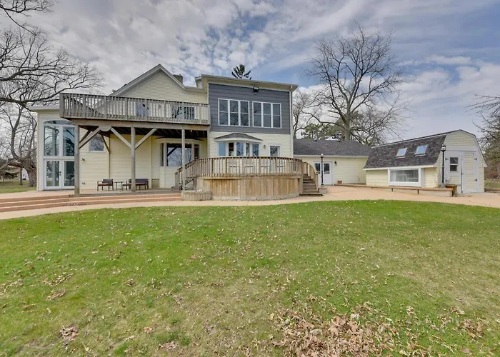 Lake Michigan Vacation Rental W/ Private Beach!